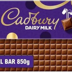 Cadbury Dairy Milk Chocolate Gift Bar, The Classic Creamy Taste, Perfect for Sharing or Gifting, Extra-Large, 850 g (Pack of 1)